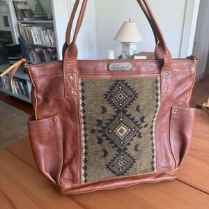 Nena & Co Olive Womanhood Cafe Leather Full TPB